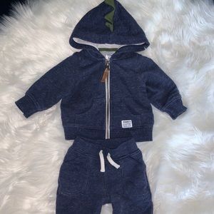 Might cute sweatsuit